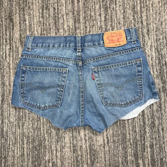 Vintage Levis 505 Women's 16 Regular Cut Off Distressed Jean Shorts Booty - Picture 8 of 8